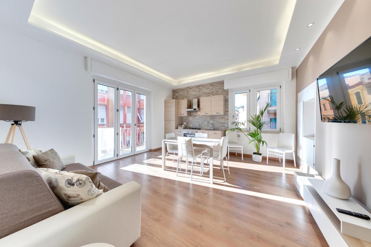 Ariston - Ciclabile Appartamento In Centro Al Mare Con Balcone 圣雷默 外观 照片